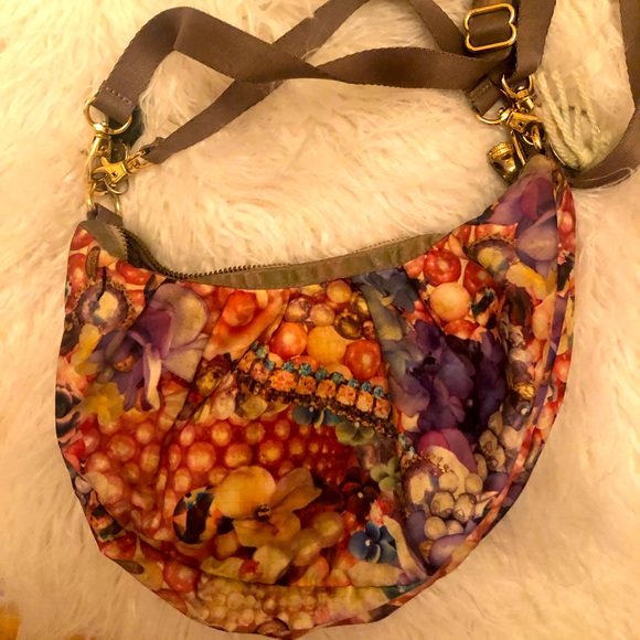 Purse - Picture 1 of 16